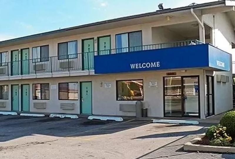 Rodeway Inn Fort Smith I-540 Ngoại thất bức ảnh