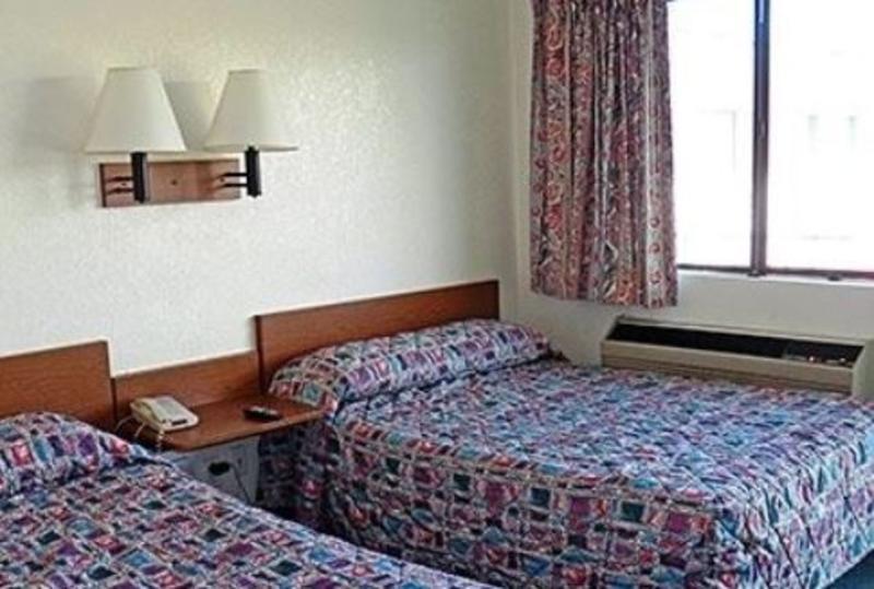 Rodeway Inn Fort Smith I-540 Ngoại thất bức ảnh